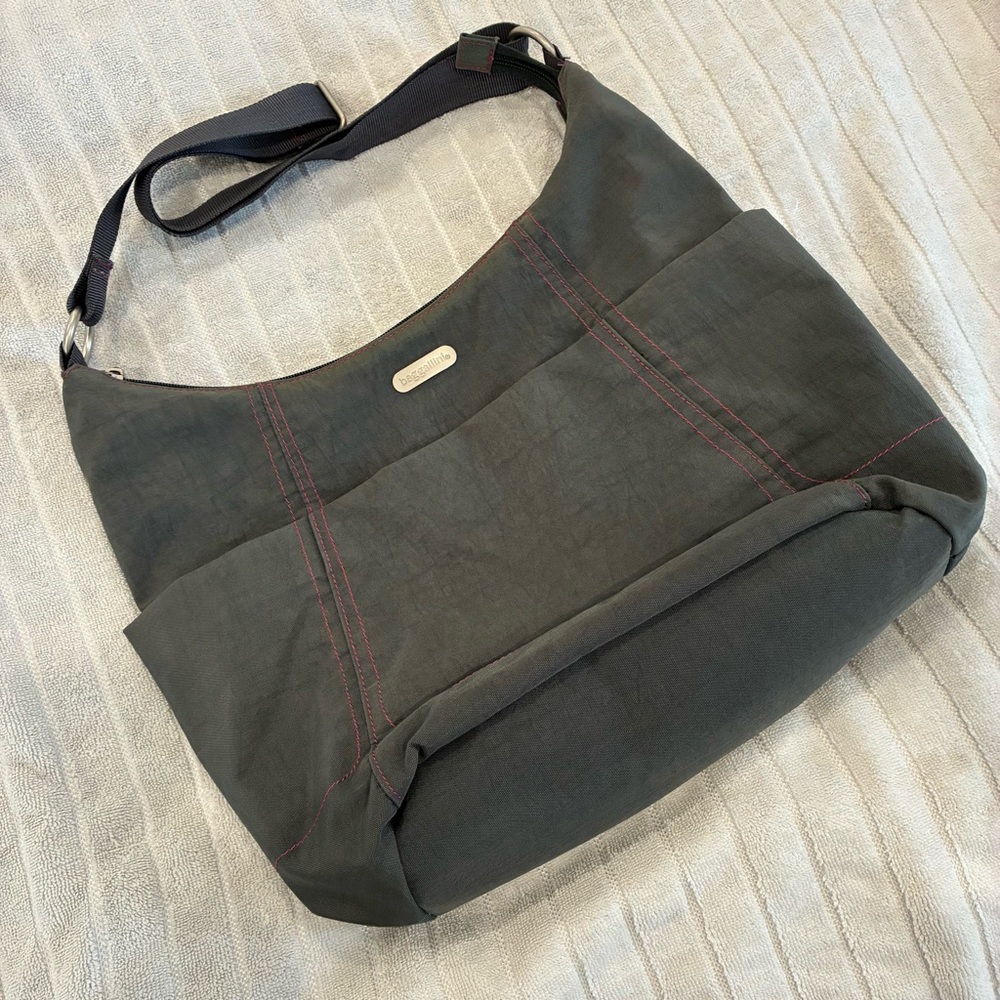 Baggallini Dark Gray Messenger Bag